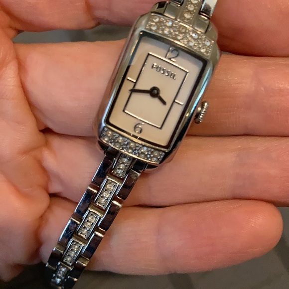 DONATED Ladies Fossil watch - Picture 2 of 9